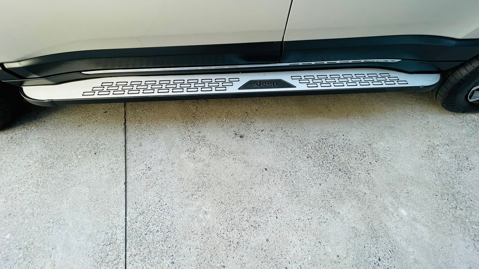 JEEP COMMANDER LIMITED 1.3 TURBO – 2022