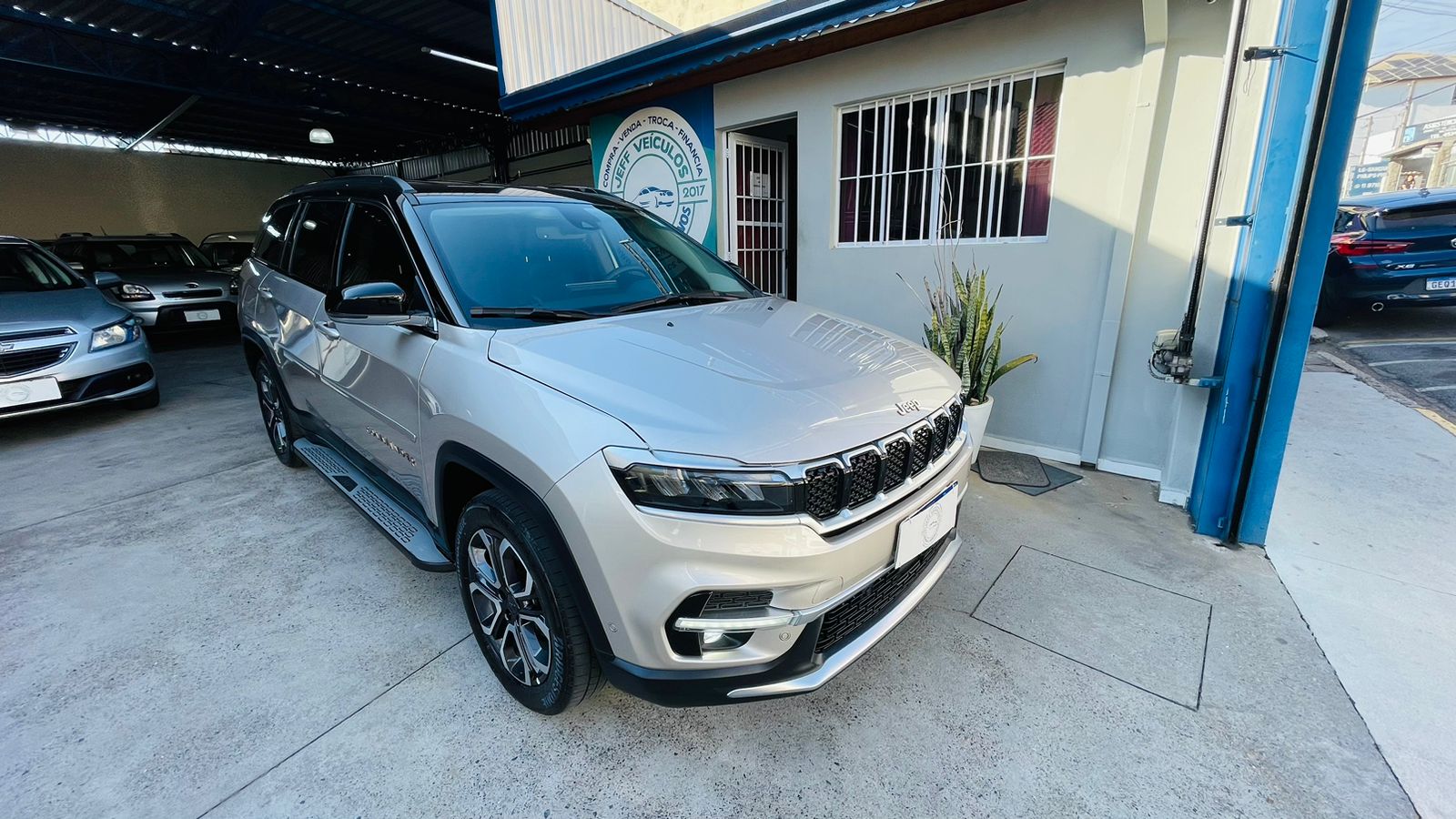 JEEP COMMANDER LIMITED 1.3 TURBO – 2022