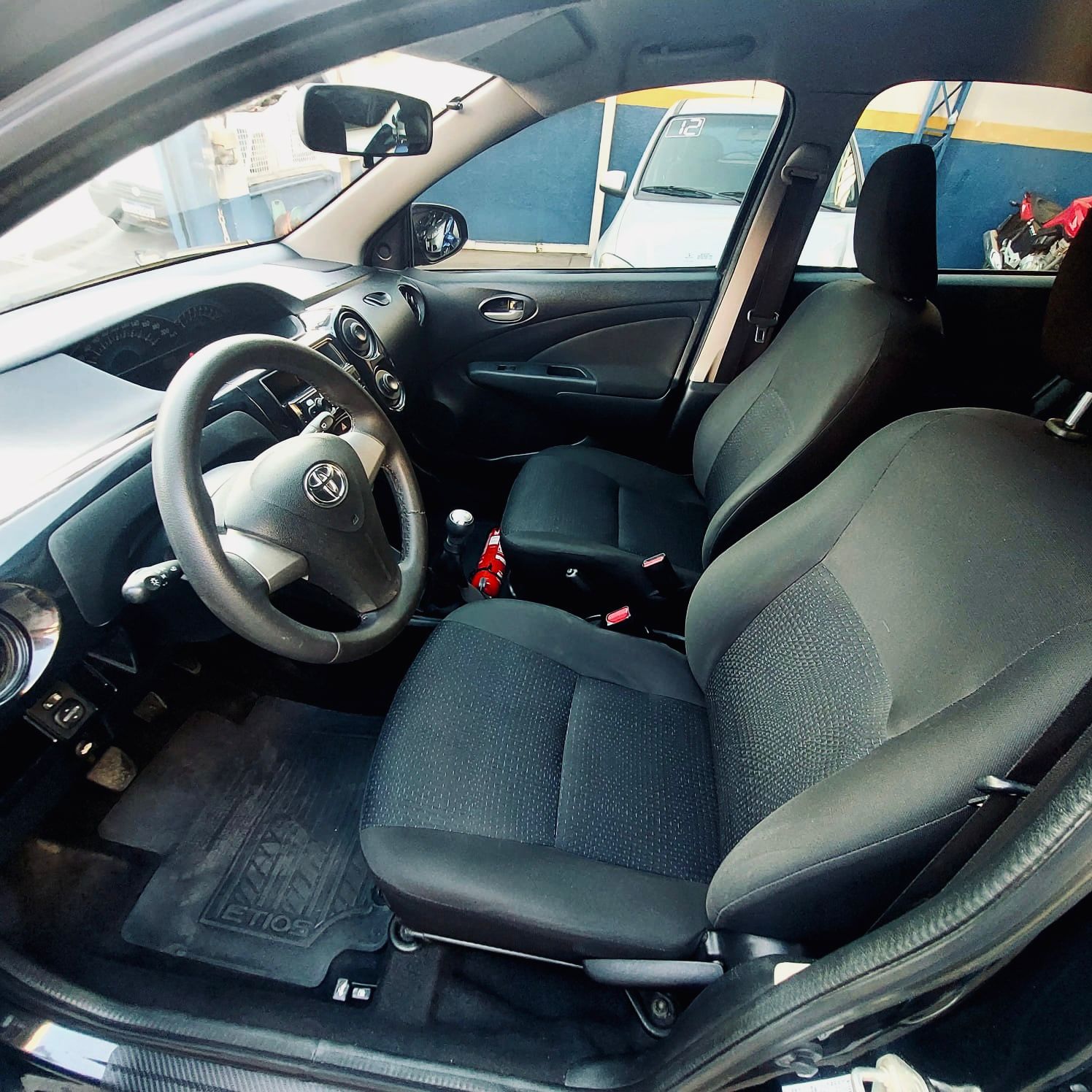 ETIOS HATCH X 1.3 MANUAL – 2014