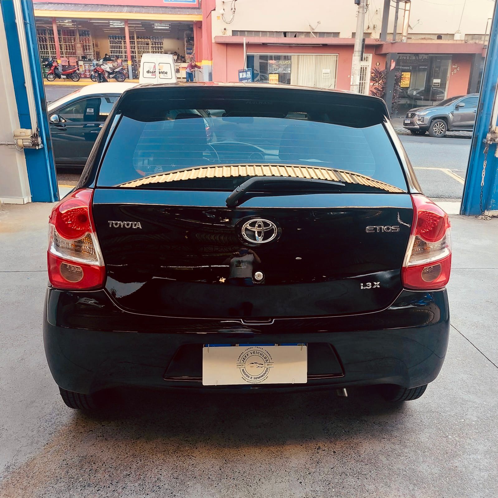 ETIOS HATCH X 1.3 MANUAL – 2014