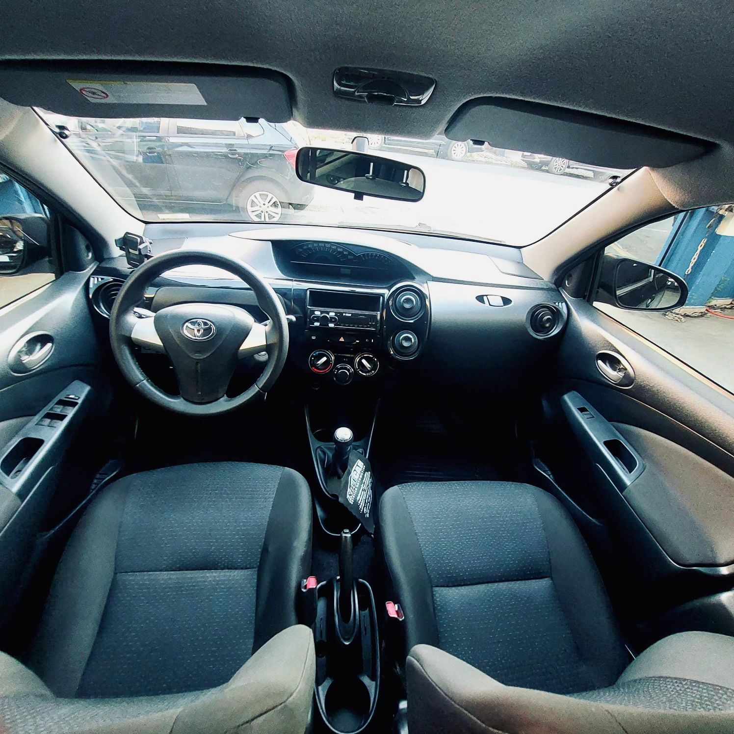 ETIOS HATCH X 1.3 MANUAL – 2014