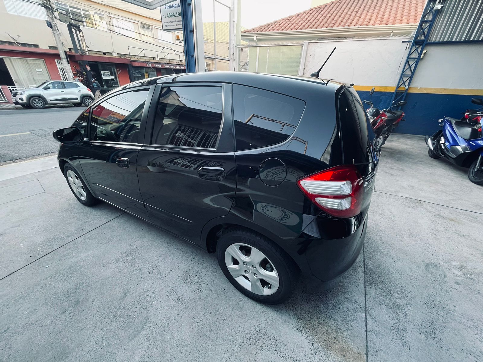 HONDA FIT LXL 1.4 – 2011