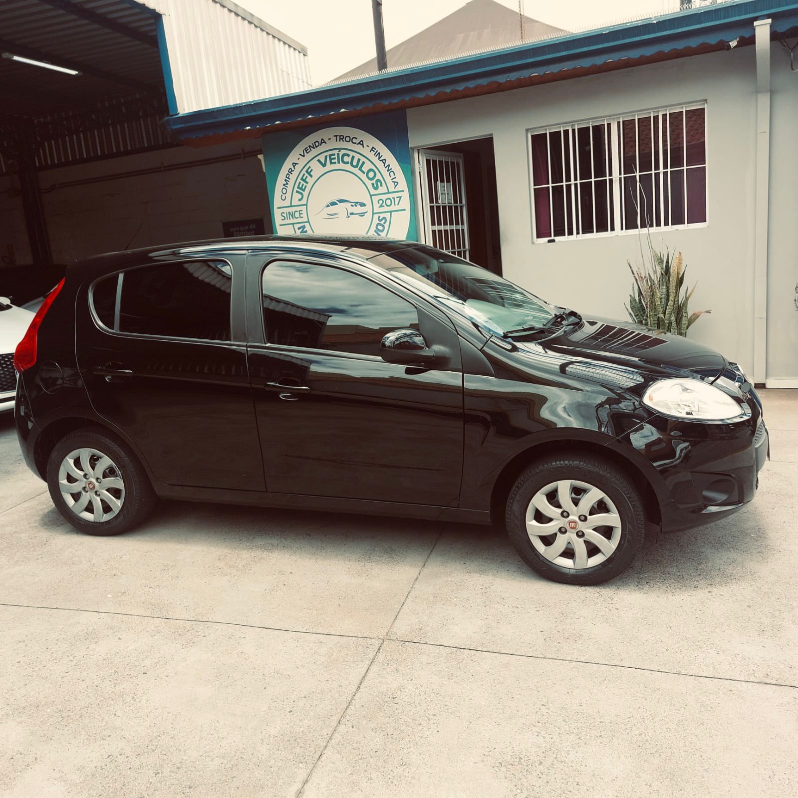 FIAT PALIO ATTRACTIVE 1.0 – 2015