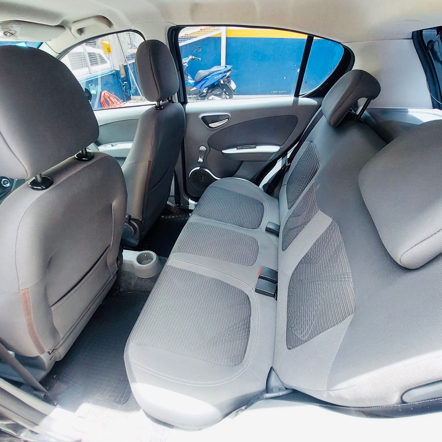 FIAT PALIO ATTRACTIVE 1.0 – 2015