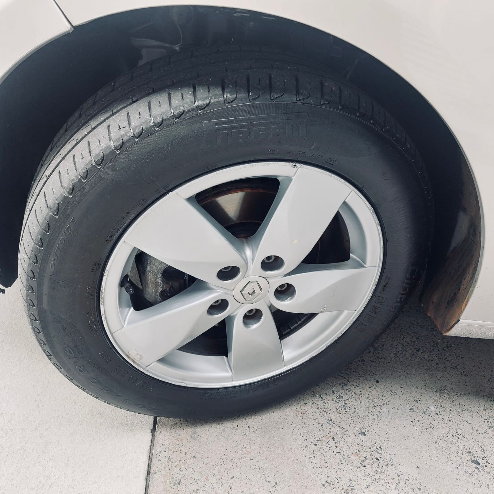 RENAULT FLUENCE 2.0 – 2014